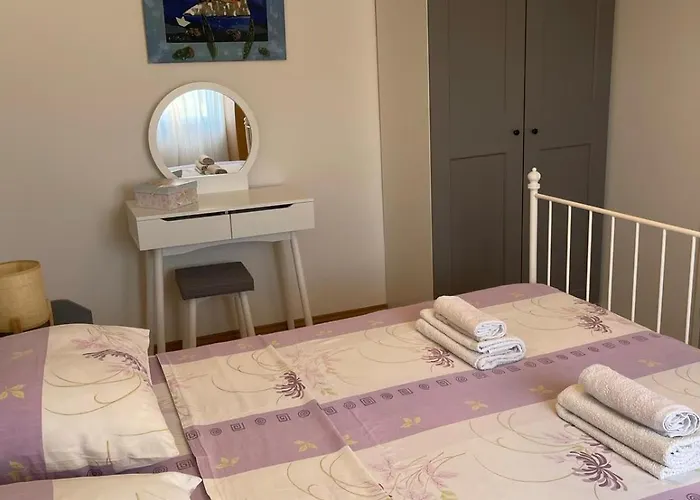 Nadija Apartment *